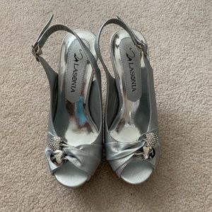 Silver Pumps NWOT